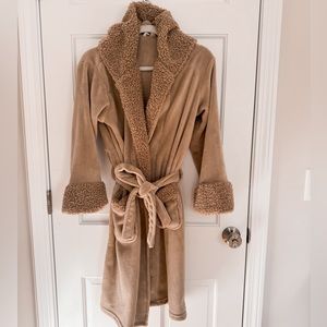 Women’s Pottery Barn robe. Washed but never worn!
